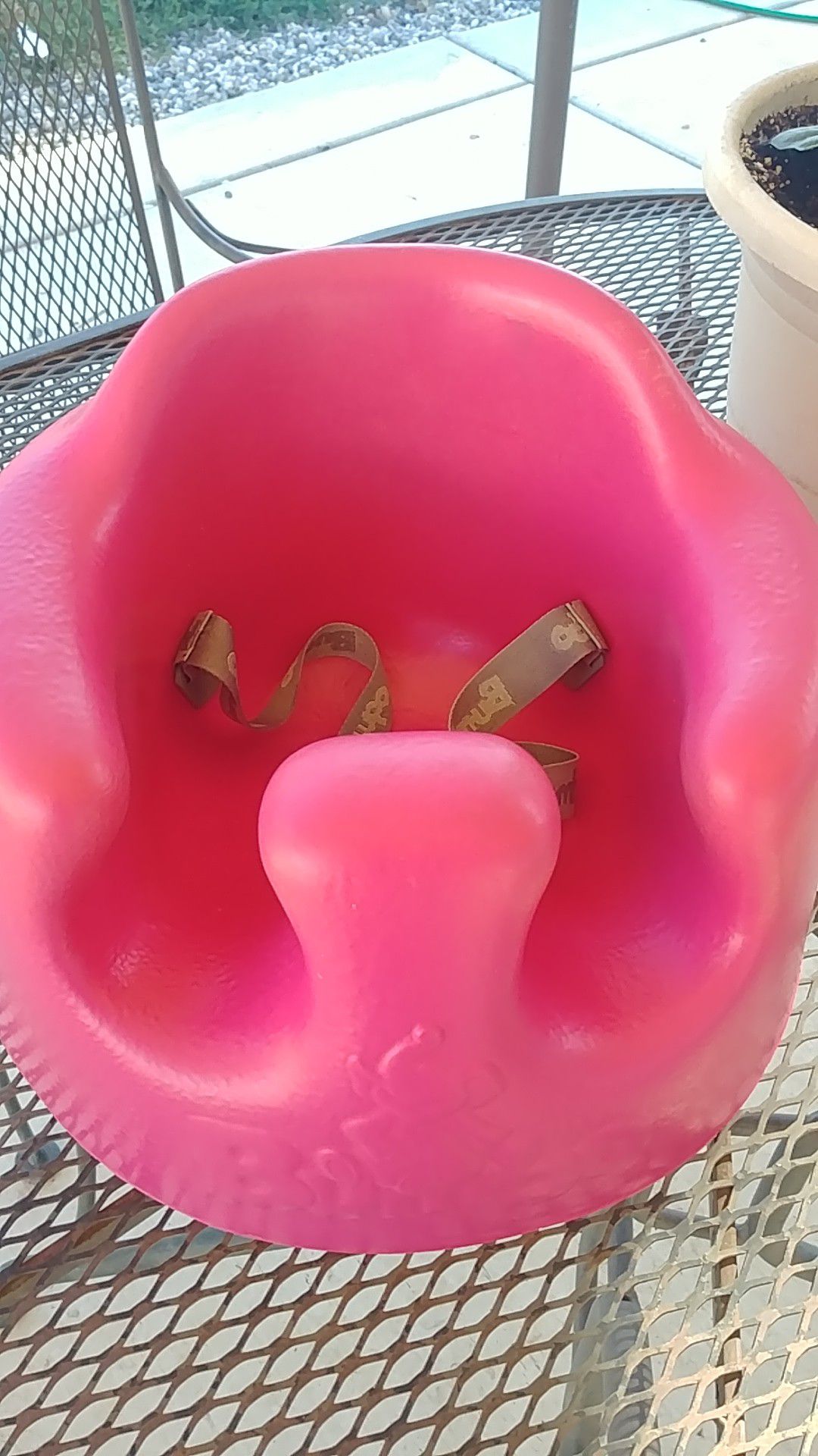 Pink Bumbo in Good Condition