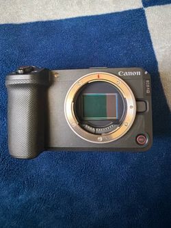 Canon EOS R6 V Mirrorless Camera