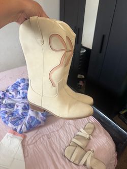 Girls size 5 coquette cowboy boots