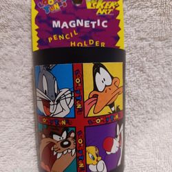 Vintage Looney tunes magnetic pen / pencil holder