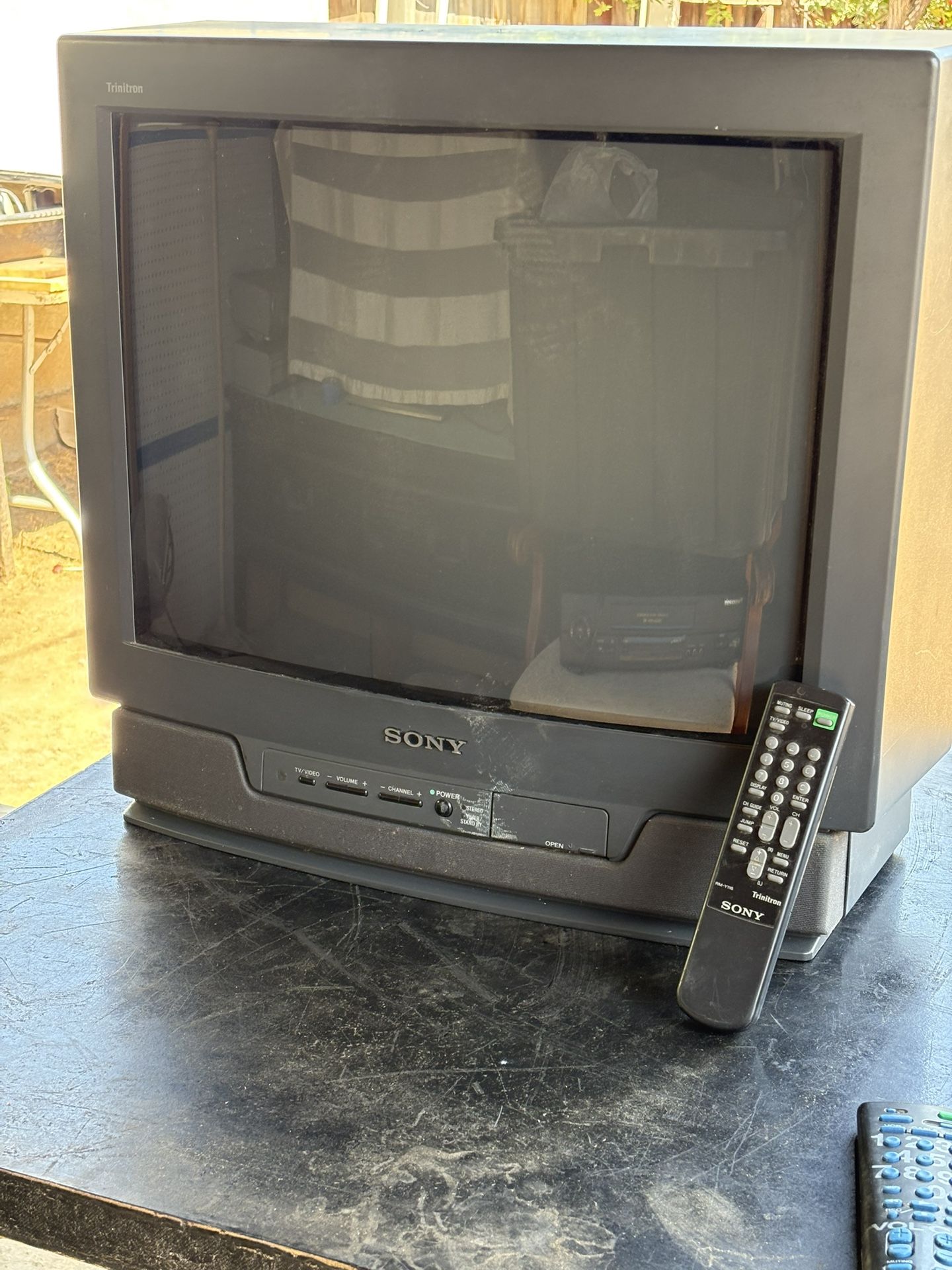 Sony Trinitron 20 Inch With Remote