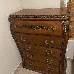 Chest of drawers