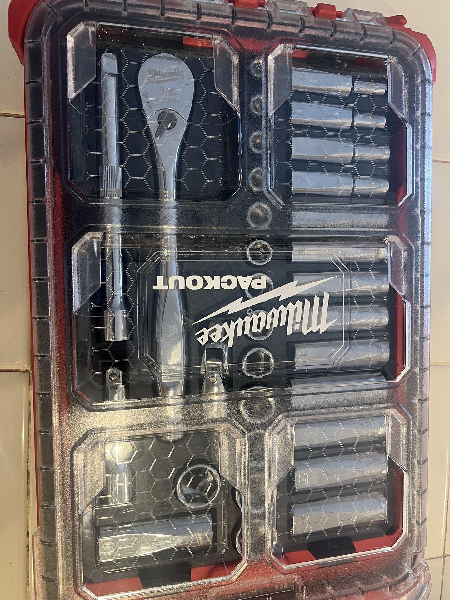 Milwaukee 48-22-9482 32-Piece Metric 3/8 in. Mechanics Ratchet and Socket Set with PACKOUT Case