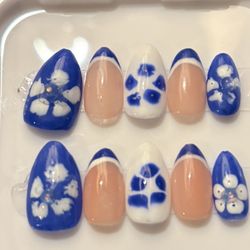 Handmade Press On Nail Set Size Small