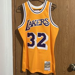 Lakers 84-85 Jersey