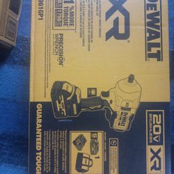 DEWALT

20V MAX Lithium-Ion Brushless Cordless 1/2 in. High Torque Impact Wrench Kit with Oil-Resistant 5Ah Battery and Charger

