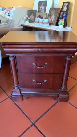 Nightstand FREE