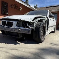 E36 PARTS CAR 