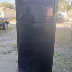 Refrigerator 67x27 