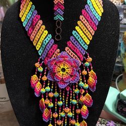 Beautiful Huichol Necklace With Pulcera 
