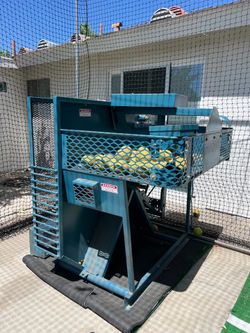 Pitching machine