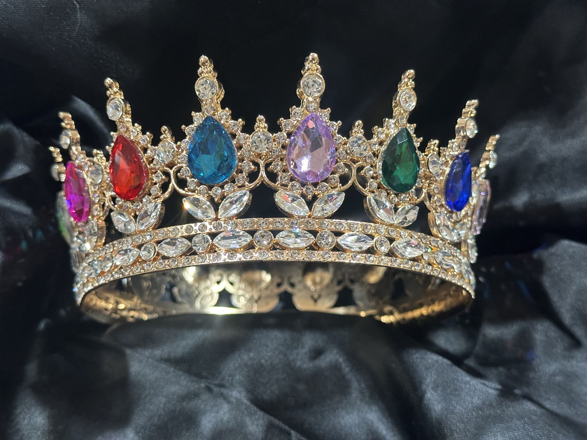 Stunning Crown Tiara Crystal Head Piece. Perfect Mother’s Day Gift For The Queen