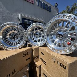 17” Kmc552 Kmc 553 And Km554 6x139.7 Gloss Silver