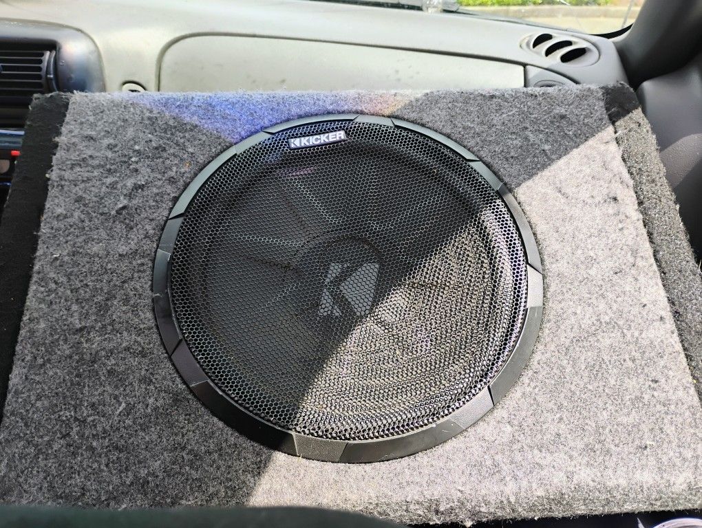 Kicker Bassstation 10 Inch Subwoofer 250 Watt Built In Amp