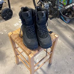 Columbia Tech Lite Size 11.5 Snow Boots