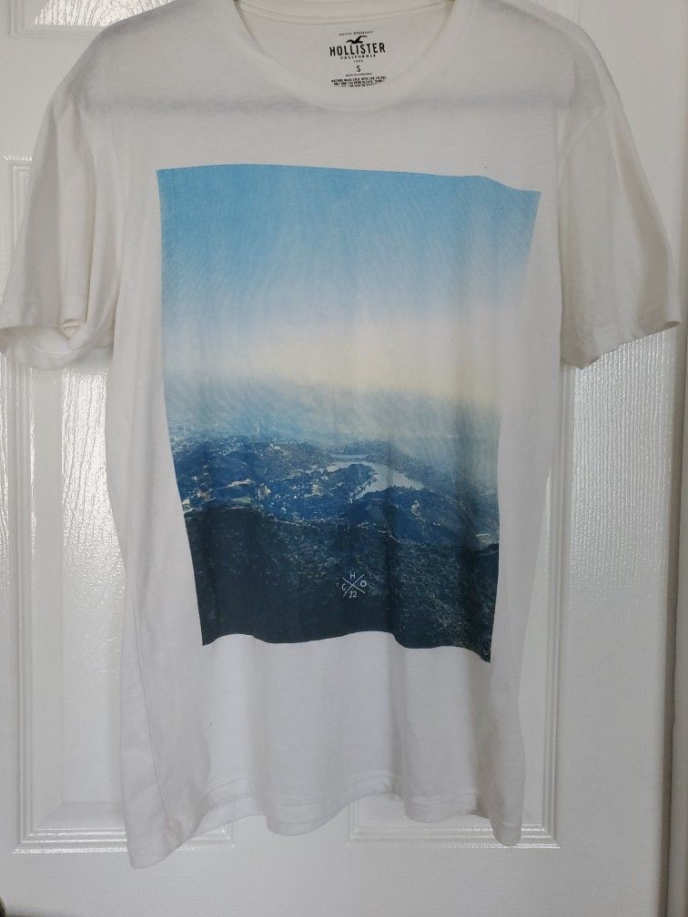 🌄 HOLLISTER Scenic Graphic Tee – Size Small (Men’s)