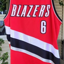 NBA NIKE BONZI WELLS MEN'S SIZE 56 (3XL)

CONDITION; (VGC)

VERY GOOD USED CONDITION FROM A NON-SMOKING & PET FREE ENVIRONMENT.
THIS JERSEY HAS AVERAG