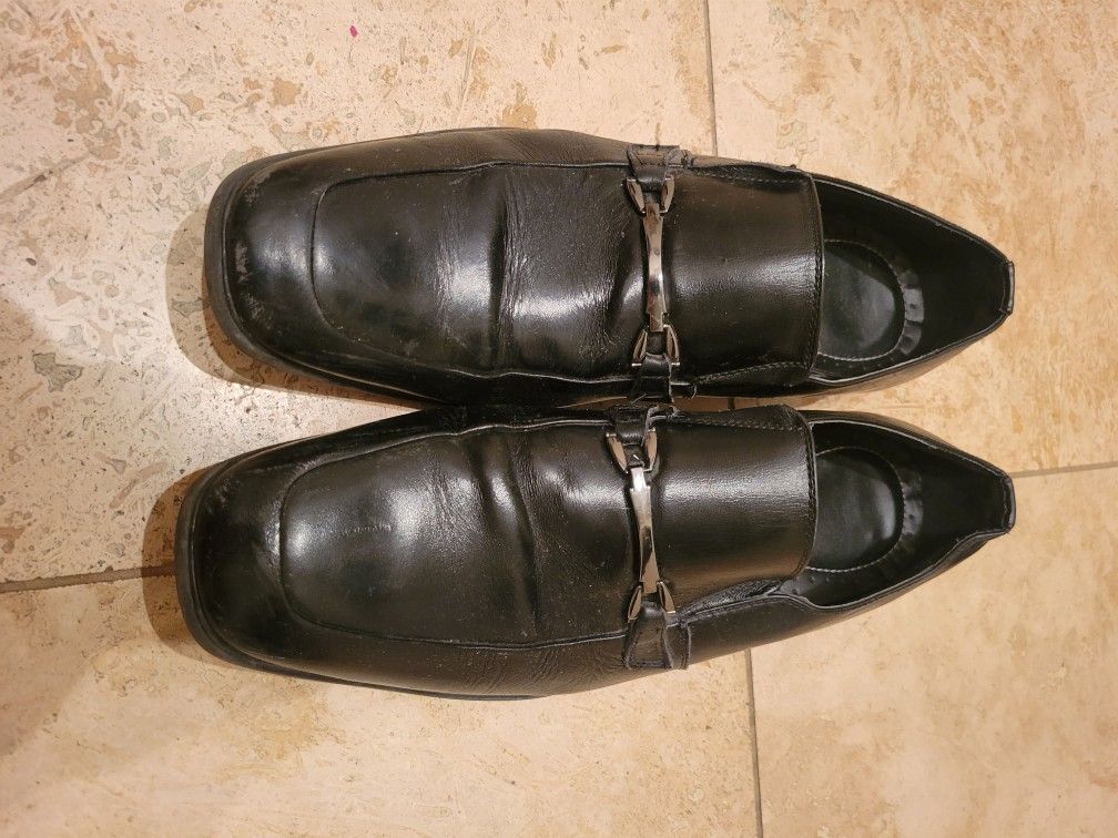 Men's Black Dress Shoes.  Van Heusen Size 12