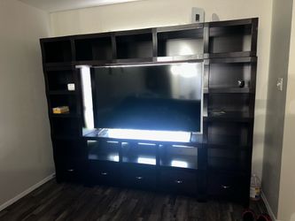 Entertainment center fits 65 inch tv