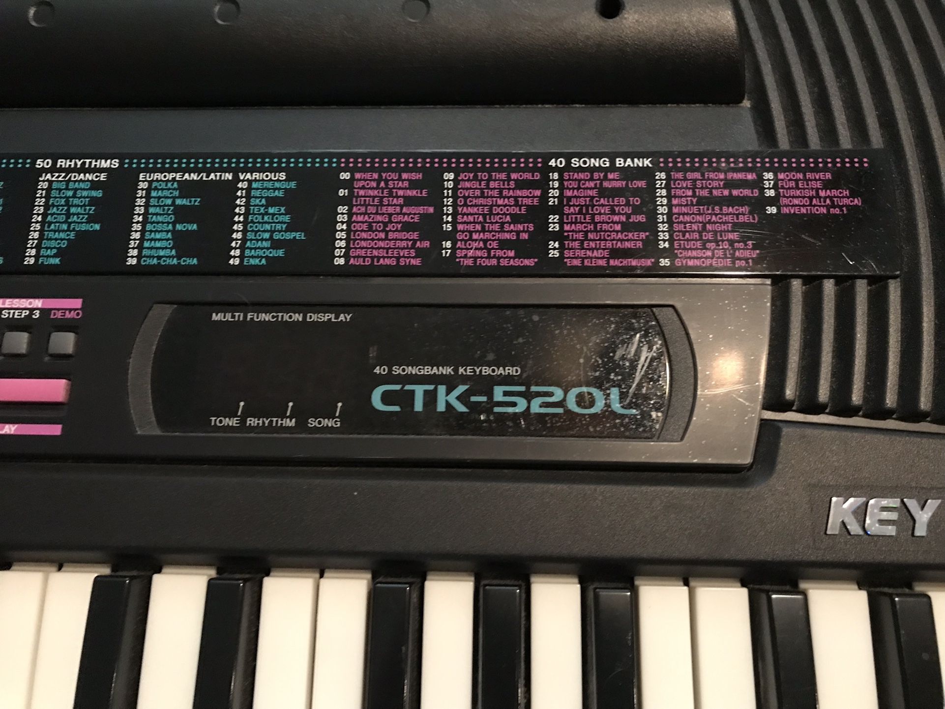 CASIO Electric Keyboard CTK 520L Key Lighting System W/Stand