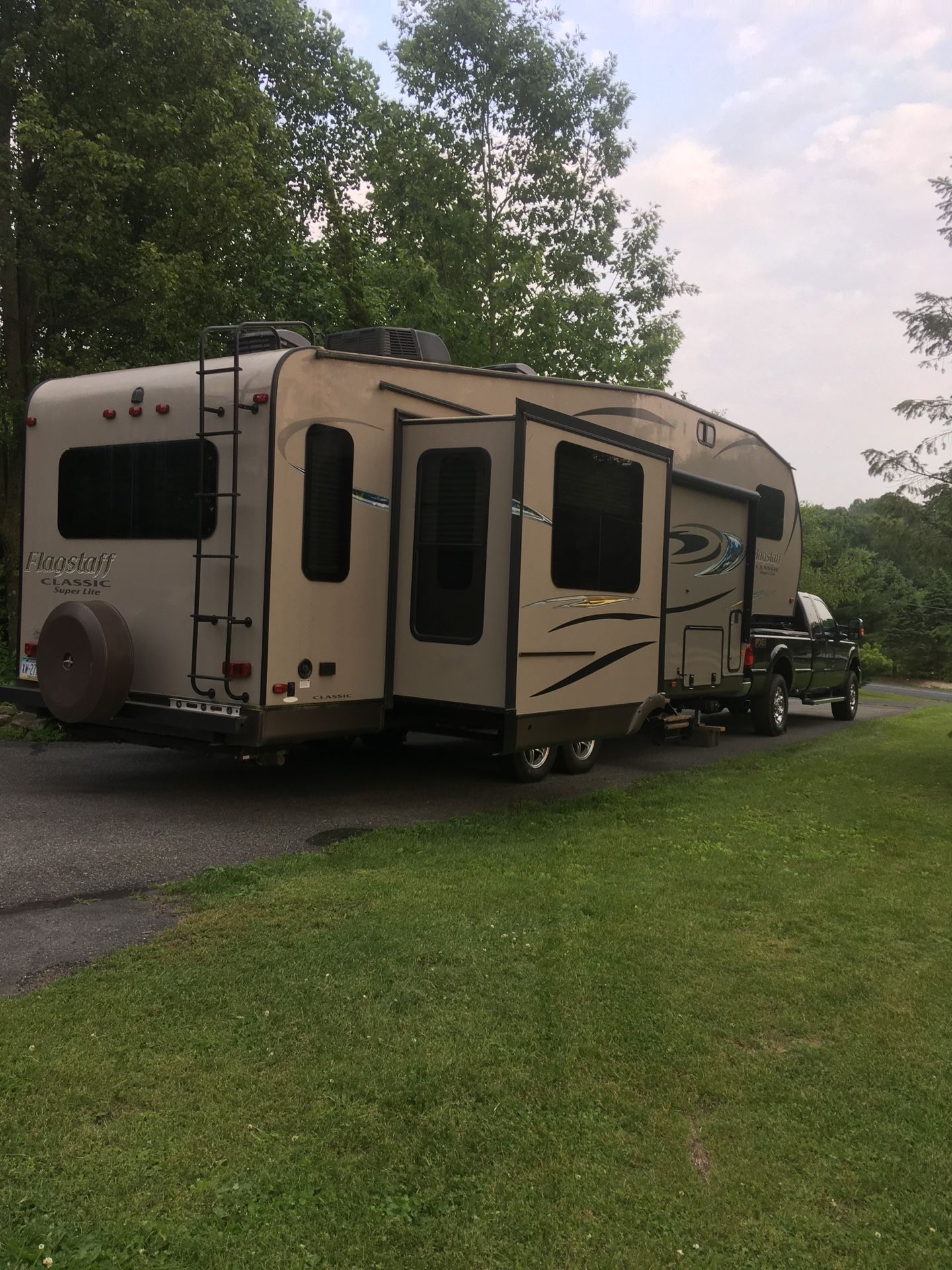 Forest River Flagstaff Classic Super Lite 8528 RSWS