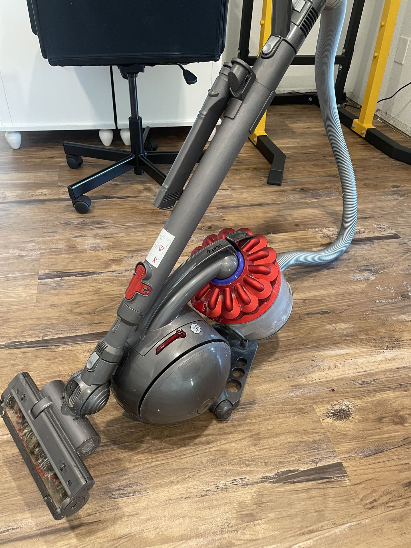 Vacuum Dyson Wired