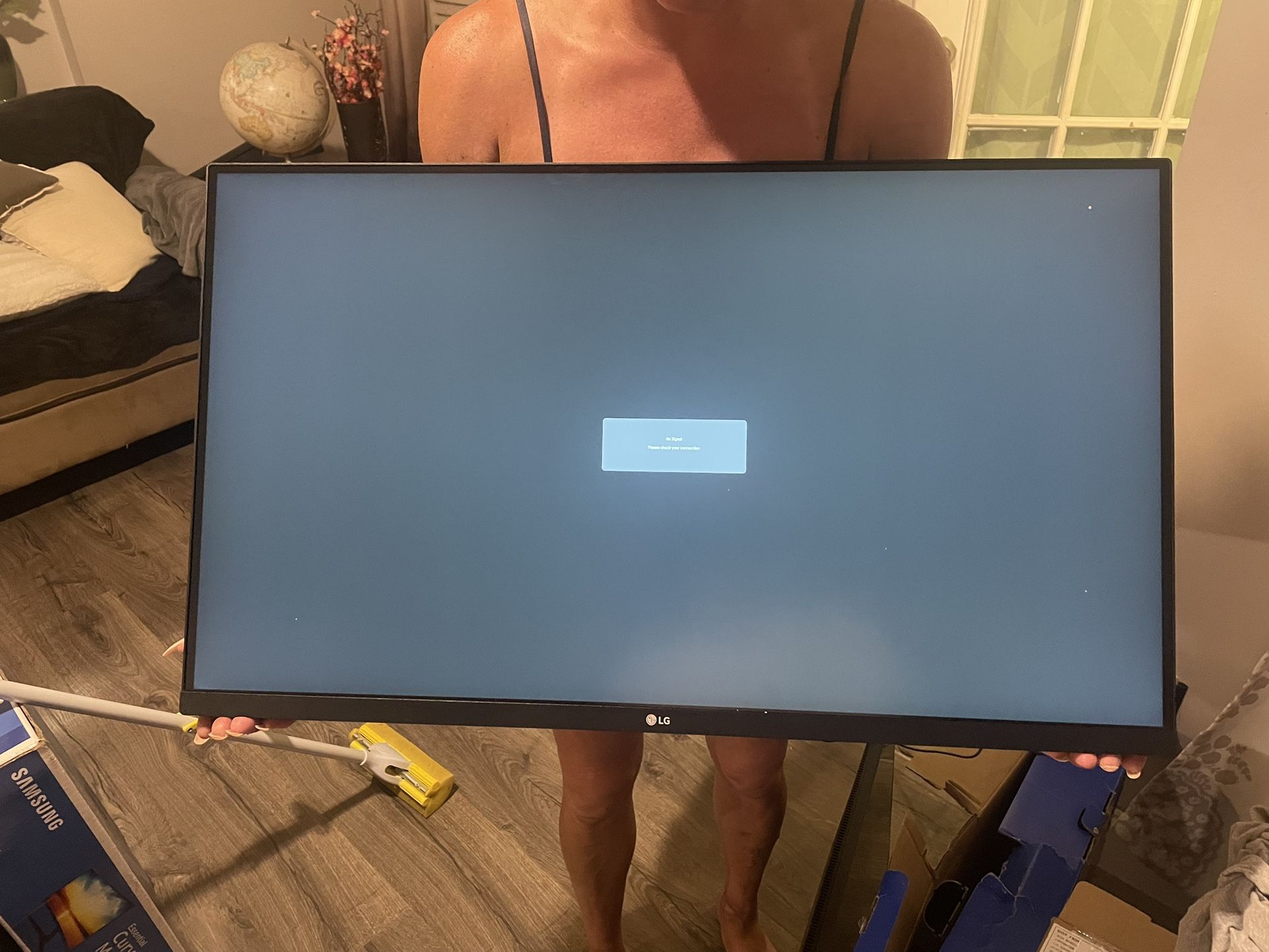 32 LG Ultrafine Display Ergo Monitor 4K
