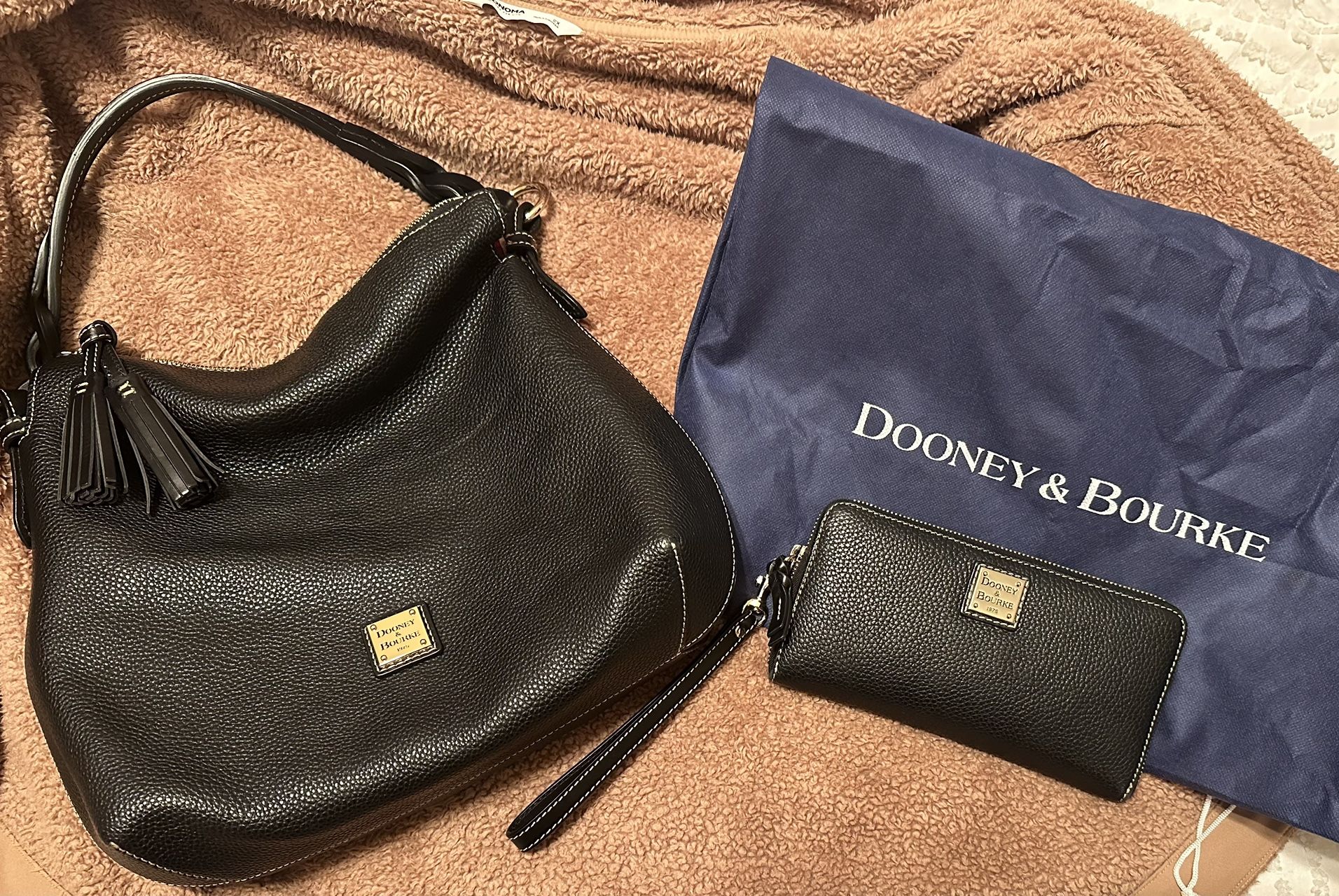 Dooney And Bourke Pruse And Wallet