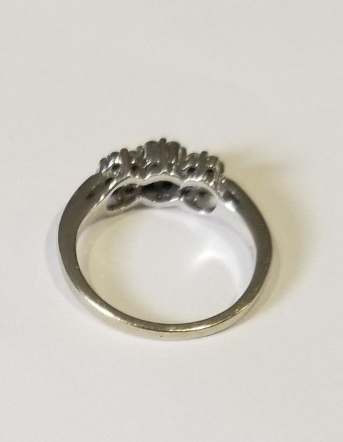 14k White Gold .25 ctw diamond ring Size 4