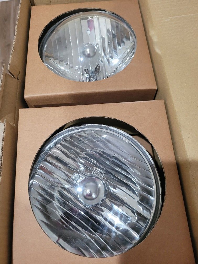 07-18 Jeep Wrangler Headlights