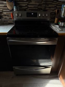30in Frigidaire Electric Oven