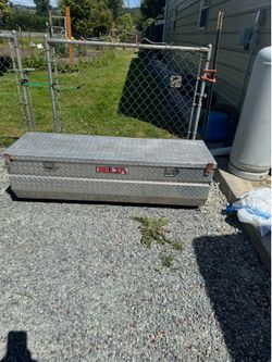 Delta Diamond Plate Locking Truck Tool Box