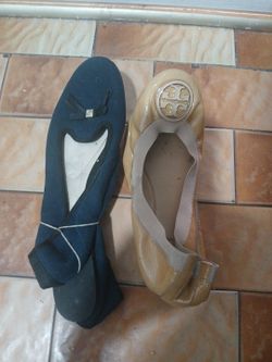 Two pair woman shoes