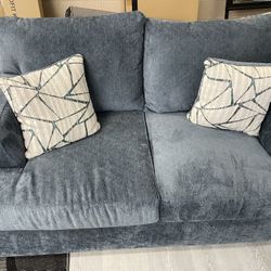 BLUE LOVESEAT