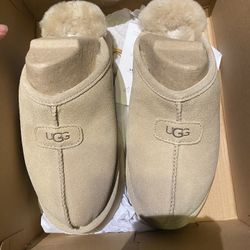 UGG women's Disco-quette Slide Slippers.   7 