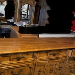 Dresser /vanity With Mirrors 