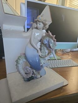 Lladro Mermaid on Seahorse Porcelain Figurine