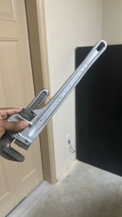 18 inch pipe wrench
