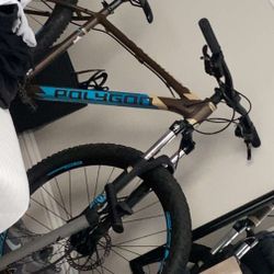 Polygon Premier 4 27.5in Medium Mountain bike 