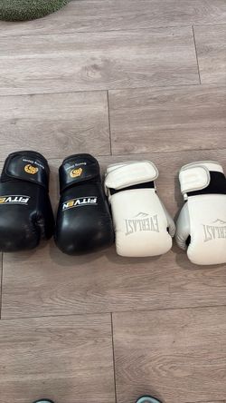 Boxing gloves