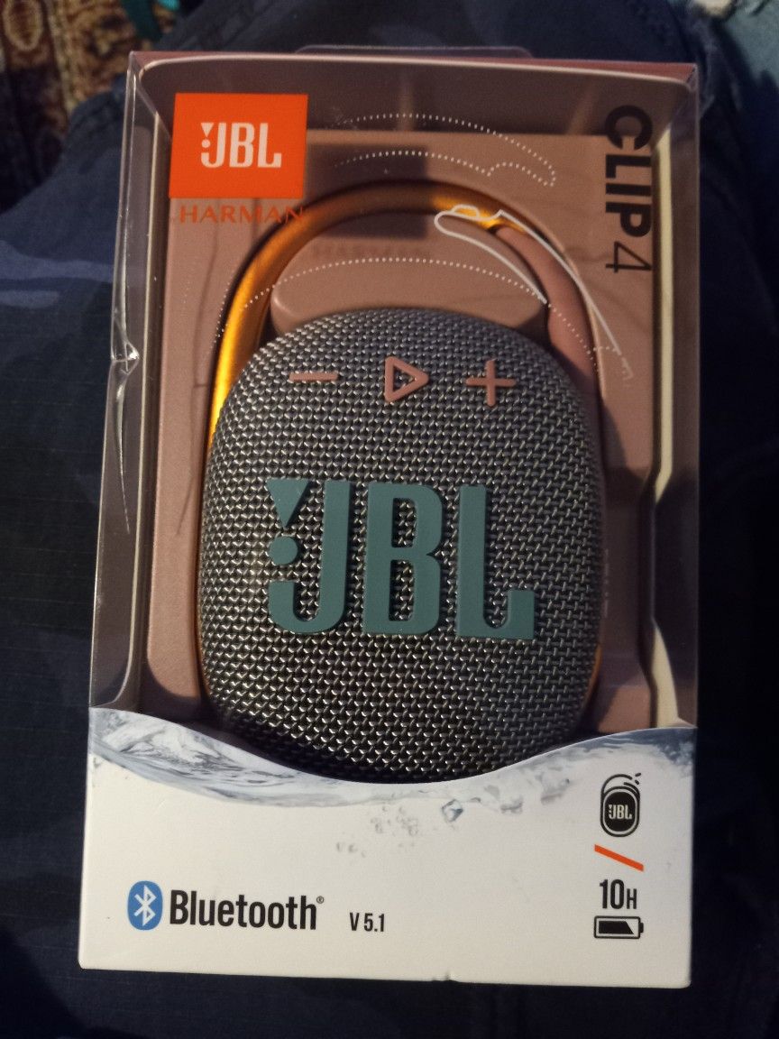 JBL Clip 4