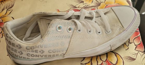 Women Converse