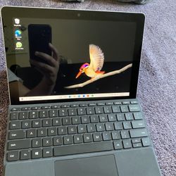 Microsoft Go 64 GB (LIKE NEW) 