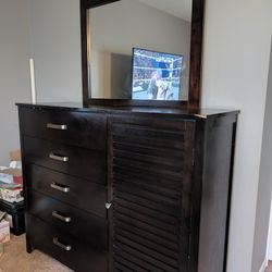 Dresser With Mirror - 5 Drawers - $40