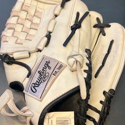 Rawlings RHT 12" Gold Glove Elite Fastpitch Softball Glove GGEFP120BW