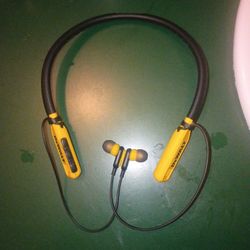 DeWalt Bluetooth Headphones 
