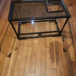 10 Gallon Reptile enclosure
