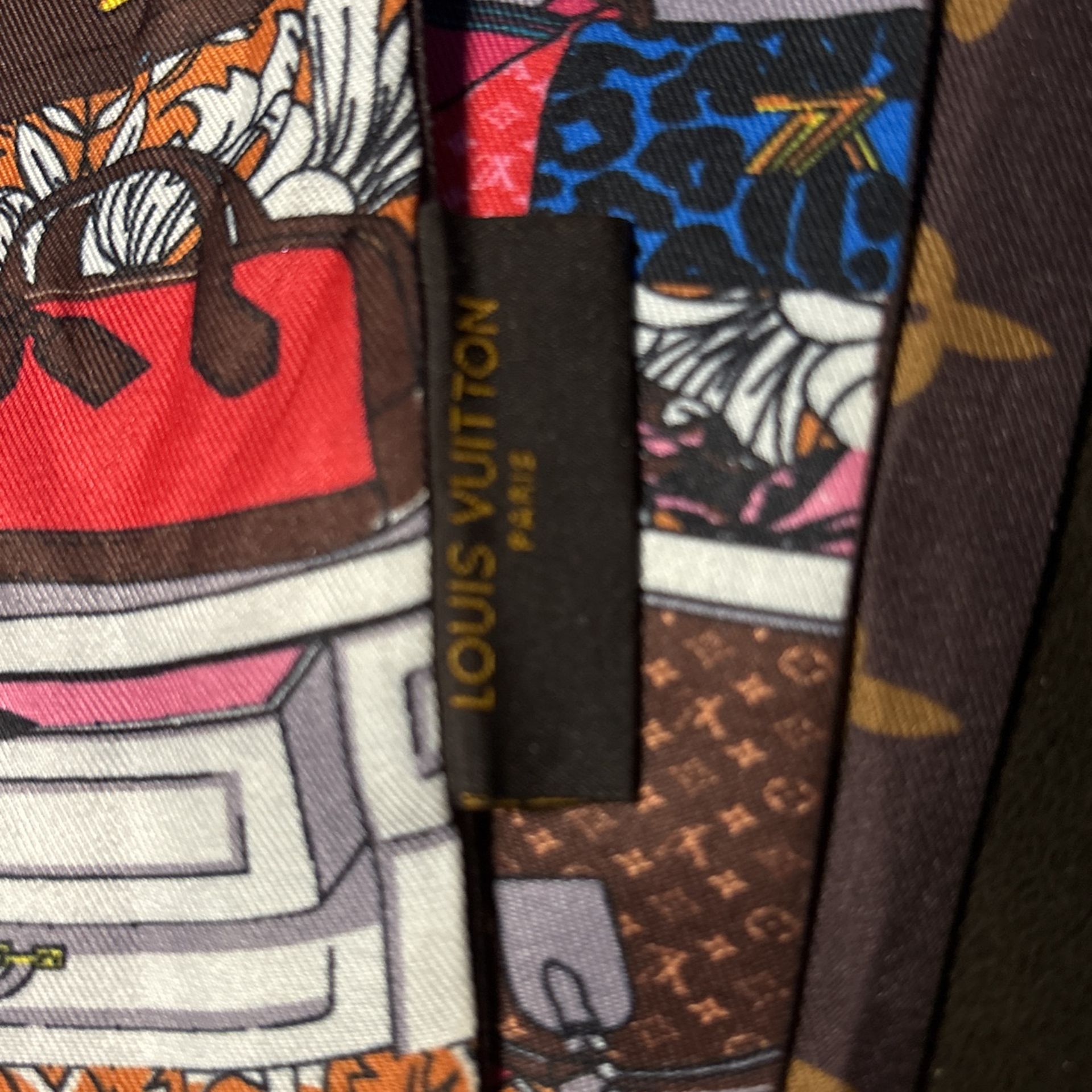 Louis Vuitton Neck Scarf