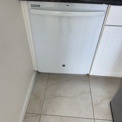 Dishwasher, Microwave & Oven