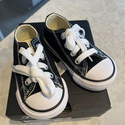 Toddler CONVERSE brand new (size 4) $15